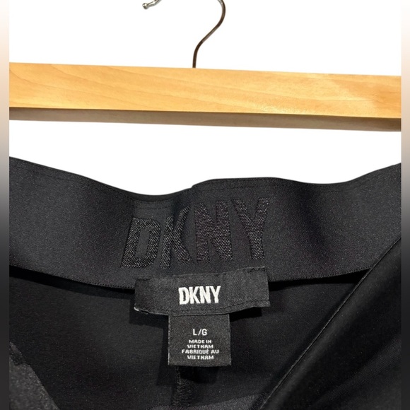 NWOT, Classic Black DKNY Knee-Length Skirt, Large - Picture 4 of 8